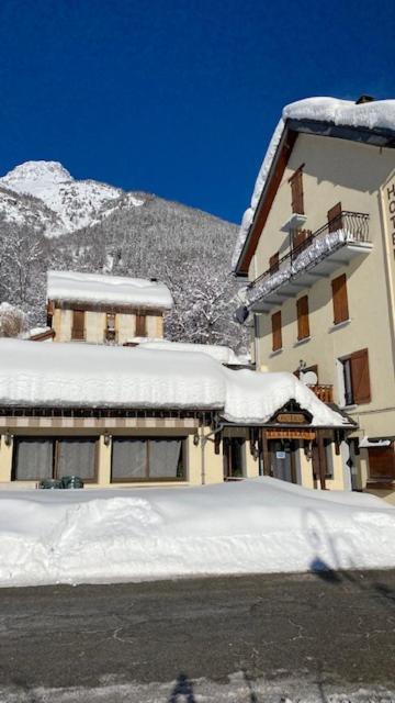 Hotel Restaurant De La Poste Saint-Colomban-des-Villards ภายนอก รูปภาพ